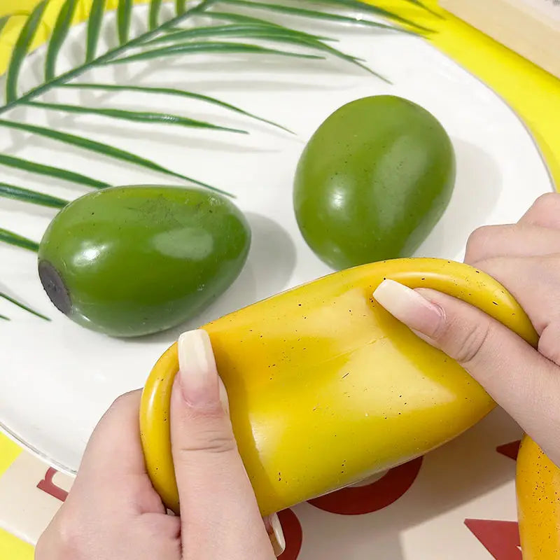 Novelty Color Changing Mango Squishy Toy Moldable Slow Rising Stress Relief Fidget Toy for Adults Birthday Party Favors Gifts