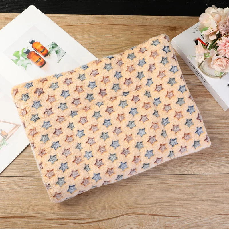 Thickened Comfortable Warm Small Cat Sleeping Cushion Skin-friendly Cute Winter Medium Dog Sofa Mat for Puppy Bed Accessories