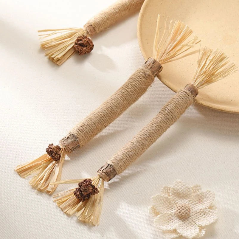 Popular Wood Polygonum teasing cat toy snacks self-hi gnawing teeth cleaning natural molar stick