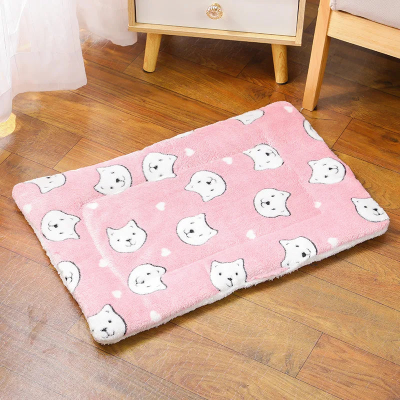 Thickened Comfortable Warm Small Cat Sleeping Cushion Skin-friendly Cute Winter Medium Dog Sofa Mat for Puppy Bed Accessories