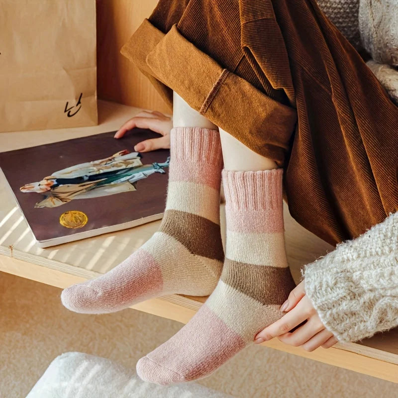 6Pcs (3 Pairs Mixed Colors) Thick Socks, One Size Fits All, Women's Autumn and Winter Style, Trendy Mid-Calf Socks, Winter High-Tube Socks, Fleece-Lined, Thickened, Warm, Solid Color, Terry Long Socks