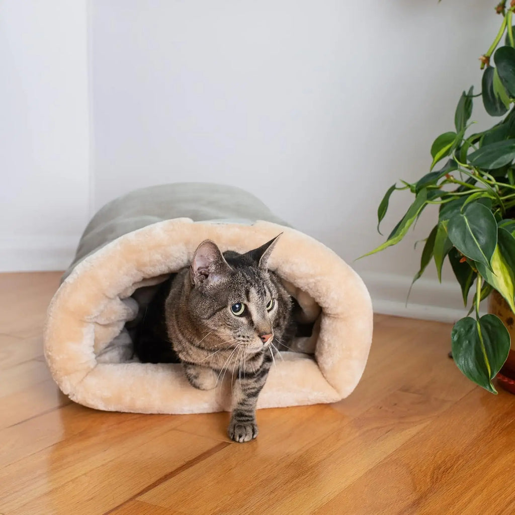 Autumn and Winter Cat Sleeping Bag Semi-enclosed Cat Nest Warm Small and Medium-sized Pet Nest Can Be Disassembled and Washed